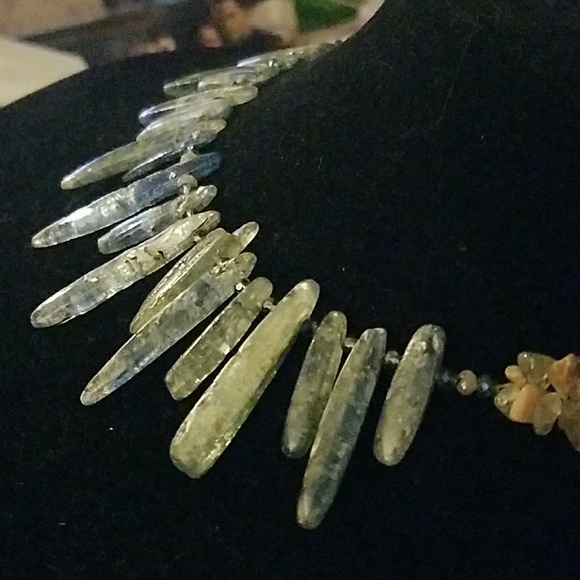 Artisan Natural Kynite Necklace/Earring Set - Picture 3 of 5